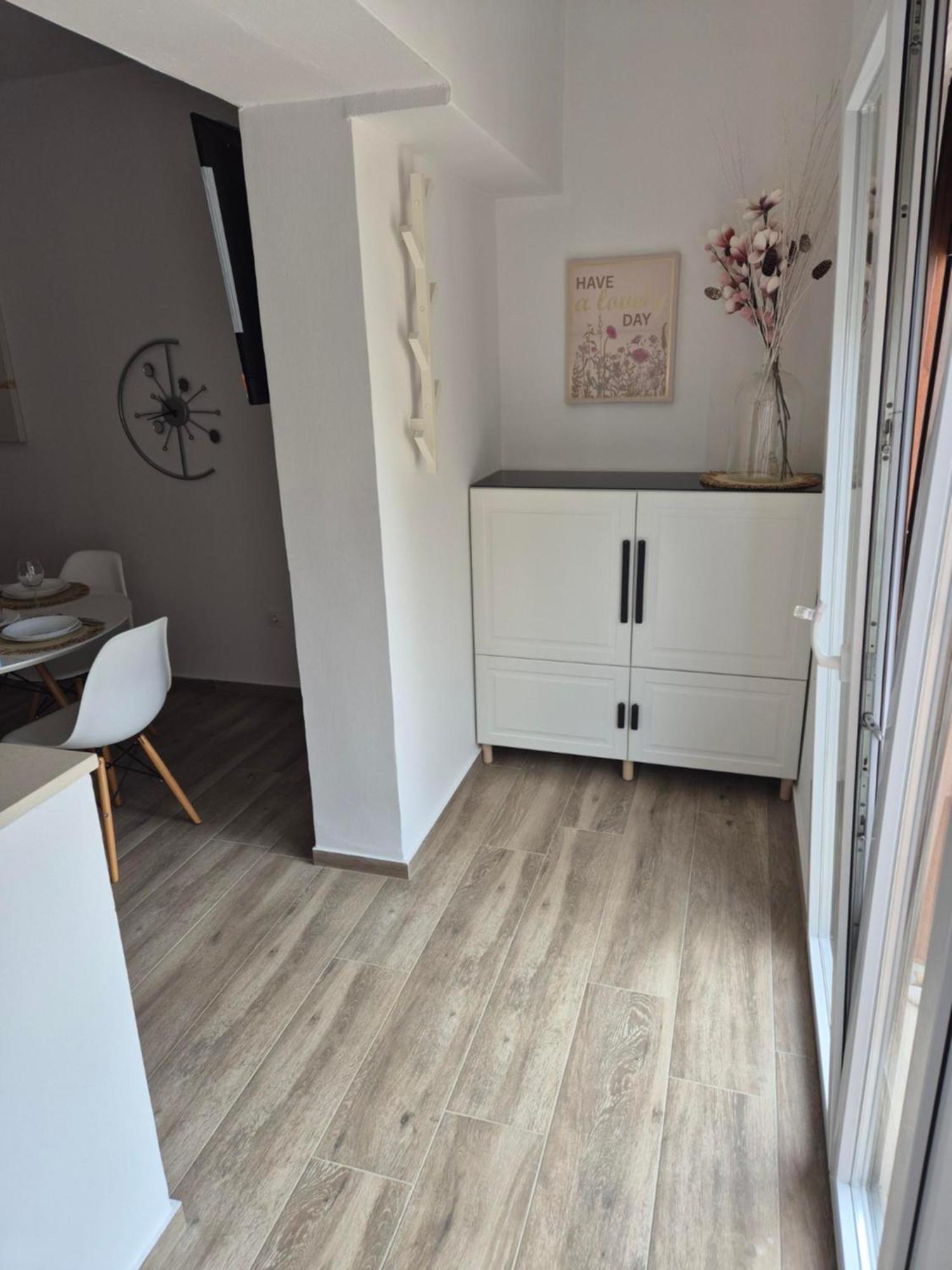 Dorothy Apartment *