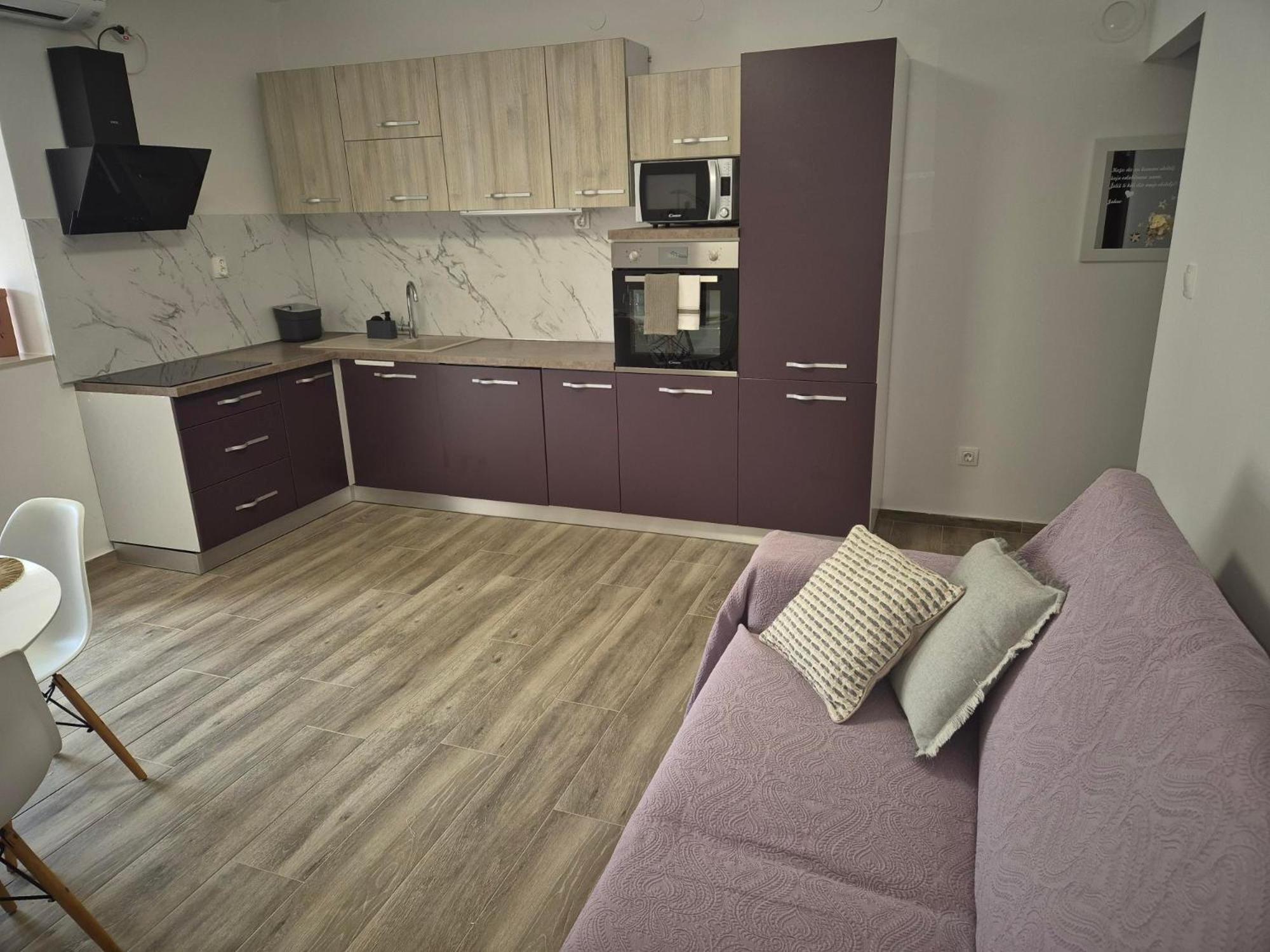 Dorothy Apartment