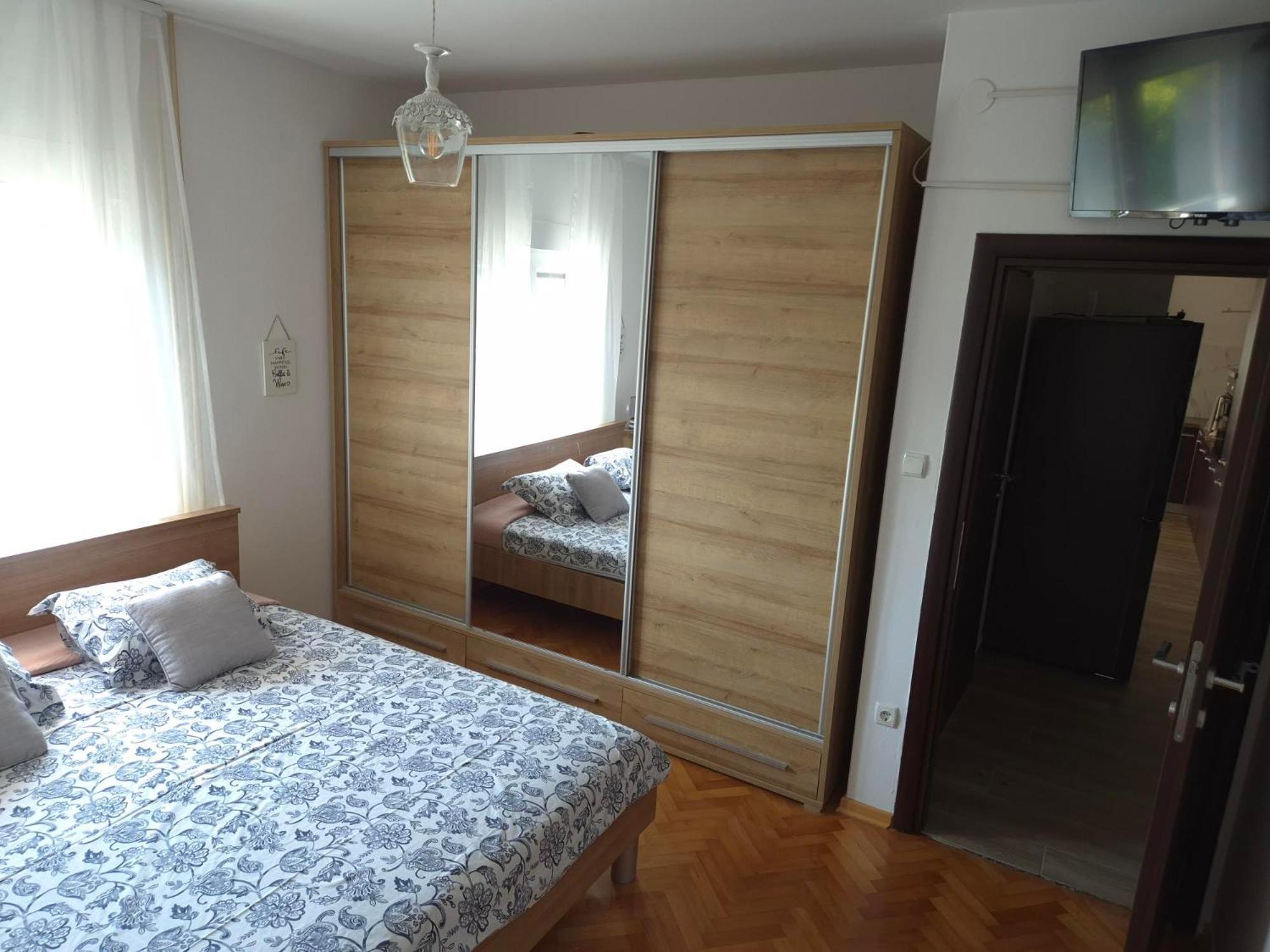 Dorothy Apartment